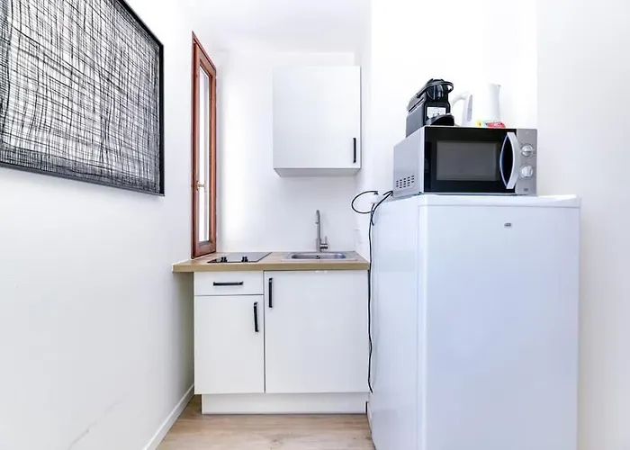 Parking Gratuit, Wifi - Fibre, Confort Eclaire Апартаменты *