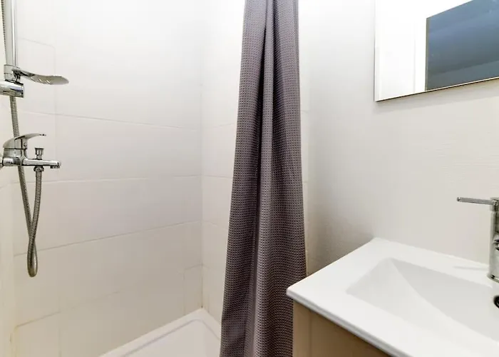 Parking Gratuit, Wifi - Fibre, Confort Eclaire Апартаменты *